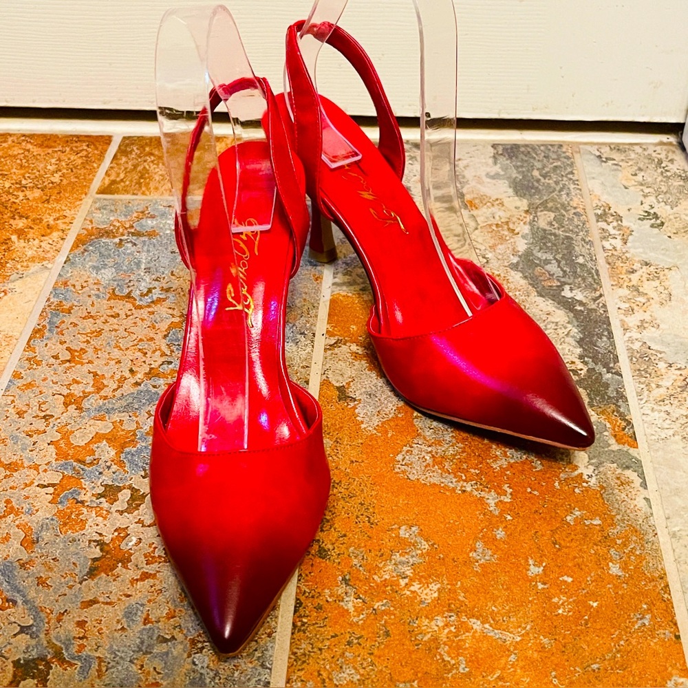 👠NWOB!! Elegant Red Morphing to Black Tips Slingback Heels